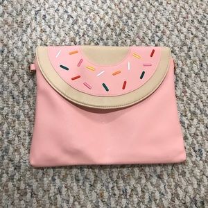 Studio DIY Donut Clutch